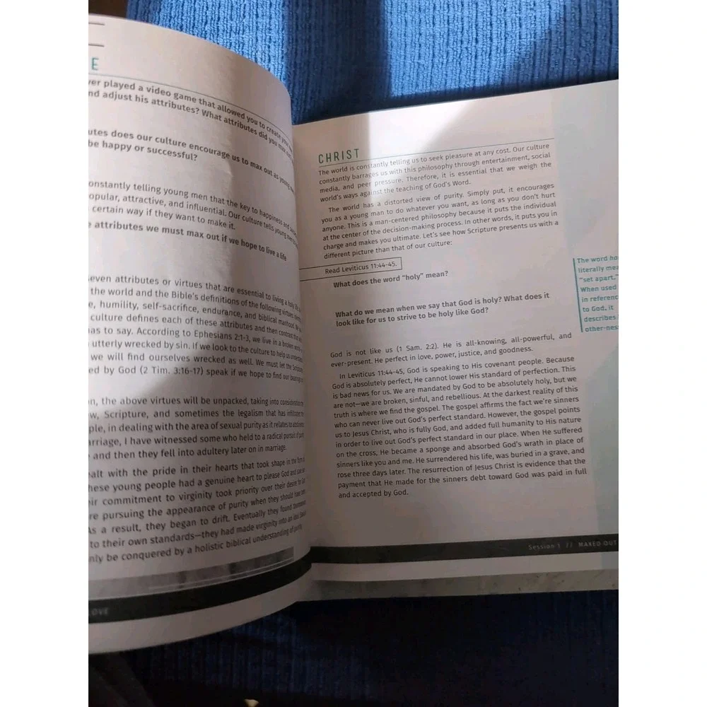 LifeWay Authentic Love Bible‎ Study Leader Kit Girls/Guys Christ (Has Writing)